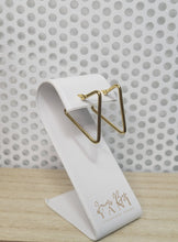 Load image into Gallery viewer, ARETES TRIANGULARES - DORADO /  STAINLESS STEEL
